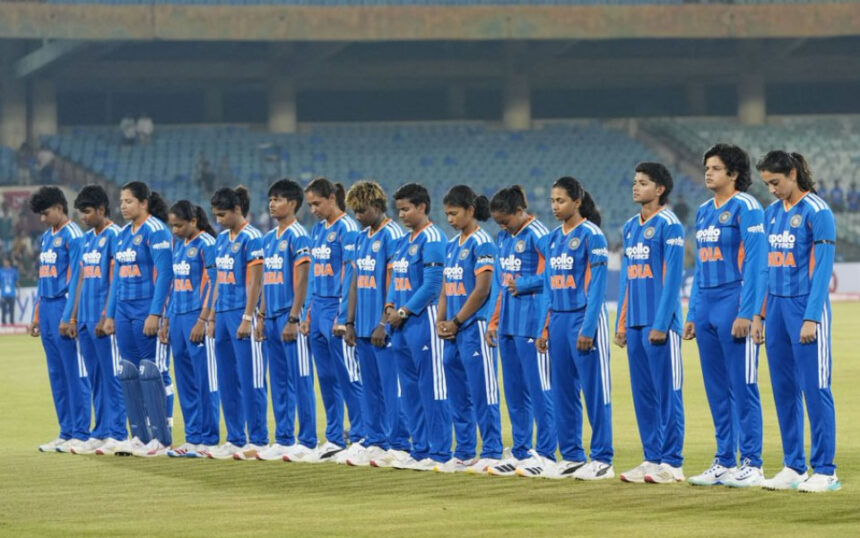 India and Zimbabwe wear black armbands to honour Sarah Dambanevana