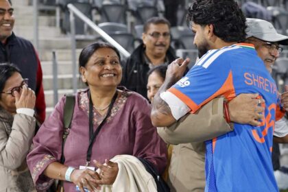 Shreyas Iyer hugs parents after India's thrilling win over New Zealand in 1st T20I