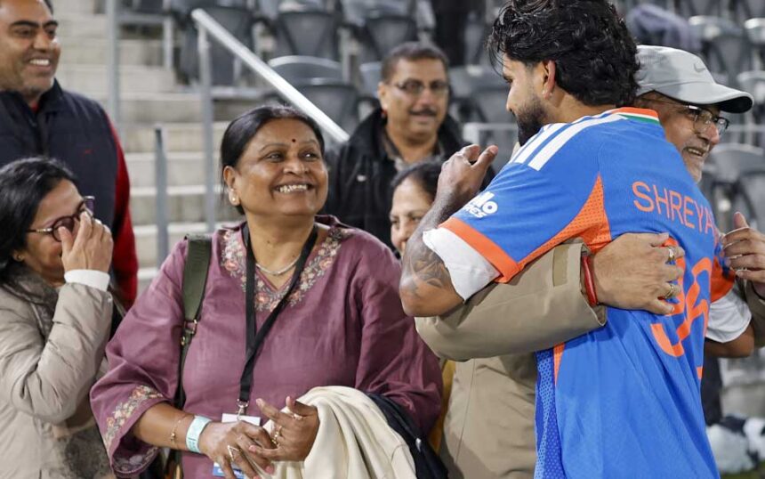 Shreyas Iyer hugs parents after India's thrilling win over New Zealand in 1st T20I