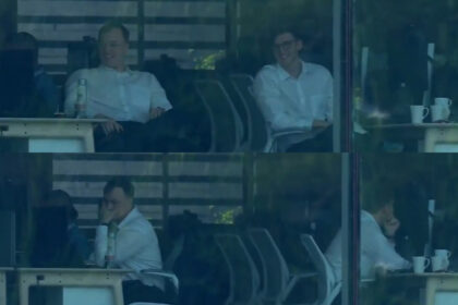 [WATCH] Two employees caught enjoying live cricket at work during SA vs AUS 3rd Test